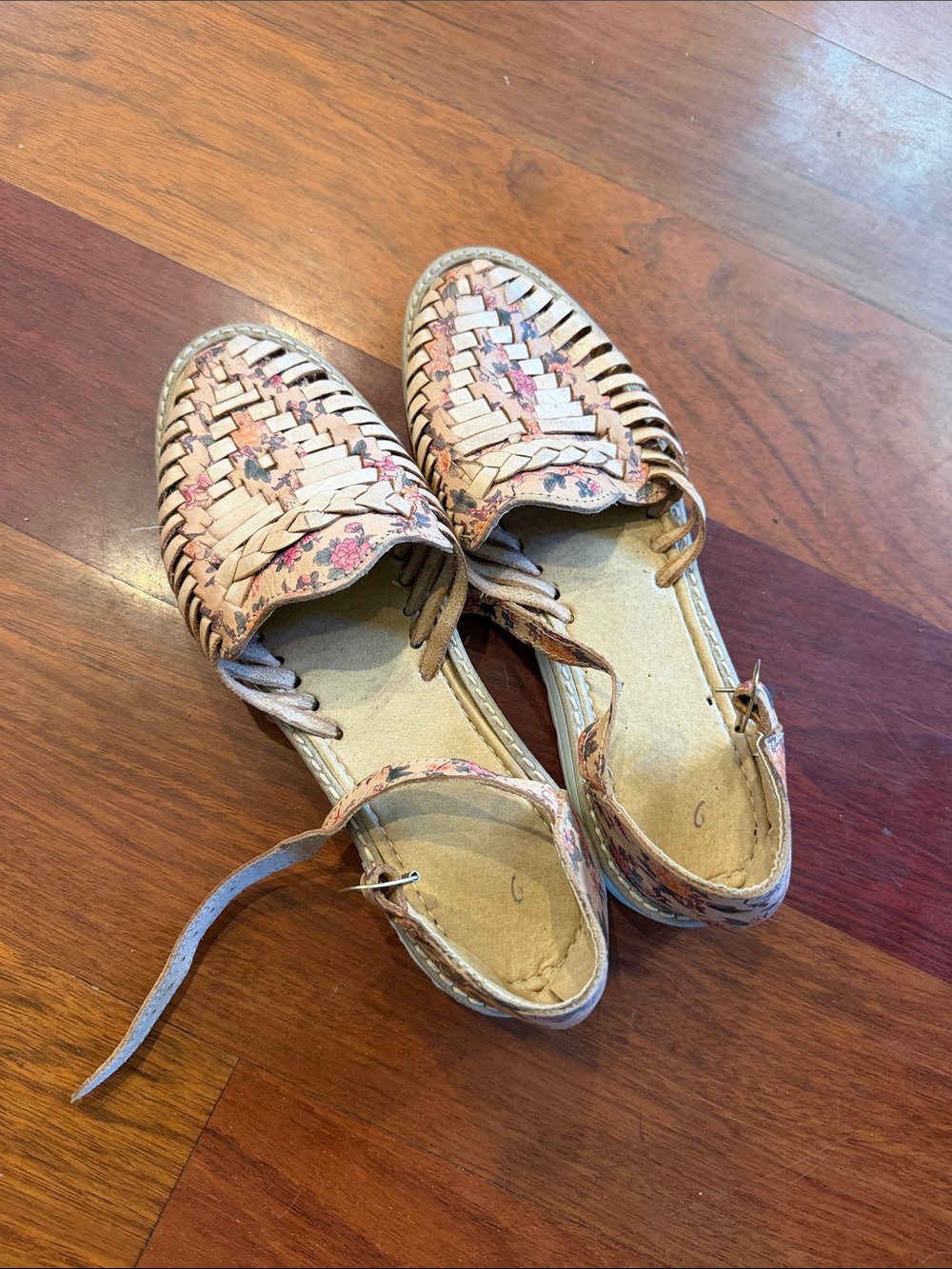 Woven Floral Leather Women’s Sandals - Pink